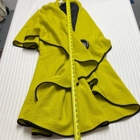 Song & Sung Wool Cape Flowy Waterfall Chartreuse Green Black Trim Size Medium - Picture 11 of 14